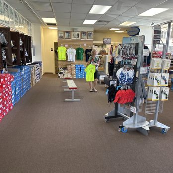 Running Room - Sports Wear Near Me - Honolulu, Hawaii Running Room - Sports Wear Near Me - Honolulu, Hawaii