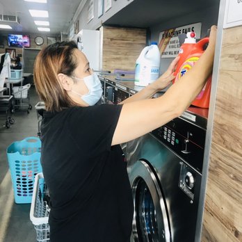 Meridian Laundromat - This woman removes other people's clothing from machines, claiming that she needs the machines. - Laundromat Near Me - San Jose, California Meridian Laundromat - This woman removes other people's clothing from machines, claiming that she needs the machines. - Laundromat Near Me - San Jose, California