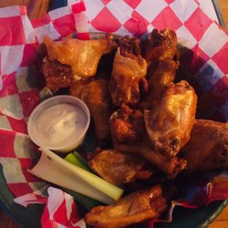 Coach Sports Bar - Buffalo Wings. Blue Cheese was weak 7/10.
