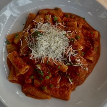 MA'S Italian Kitchen - Penne Alla Vodka w Meatballs - Italian Near Me - Burbank, California MA'S Italian Kitchen - Penne Alla Vodka w Meatballs - Italian Near Me - Burbank, California