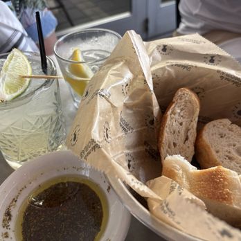 Lynora's Italian Restaurant - Warmed bread with seasoned oil - Pizza Near Me - Boca Raton, Florida Lynora's Italian Restaurant - Warmed bread with seasoned oil - Pizza Near Me - Boca Raton, Florida