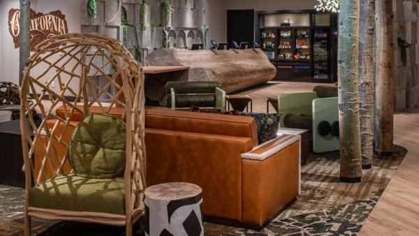 Hotel Paradox, Autograph Collection by null