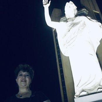 cacique - Me next to Jesus statue - Shopping Centers Near Me - Vila Buarque, SP