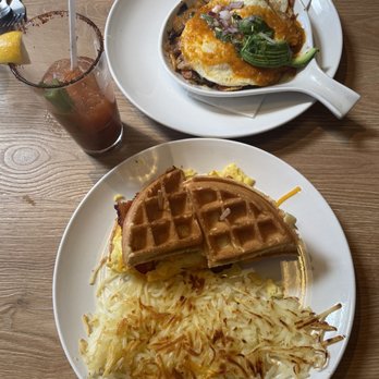 Broken Yolk Cafe - Waffle Sandwich and Ranchero Skillet - Breakfast & Brunch Near Me - Santee, California