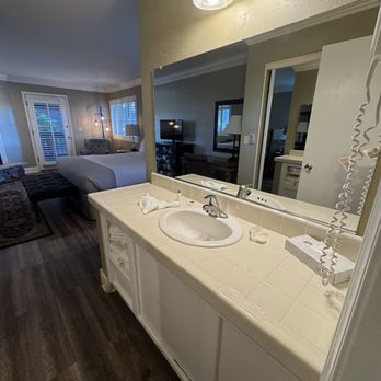 Cambria Pines Lodge - Bathroom sink was in separate area from toilet and shower - Hotels Near Me - Cambria, California Cambria Pines Lodge - Bathroom sink was in separate area from toilet and shower - Hotels Near Me - Cambria, California