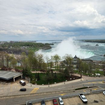 Oakes Hotel - Hotels Near Me - Niagara Falls, Ontario Oakes Hotel - Hotels Near Me - Niagara Falls, Ontario