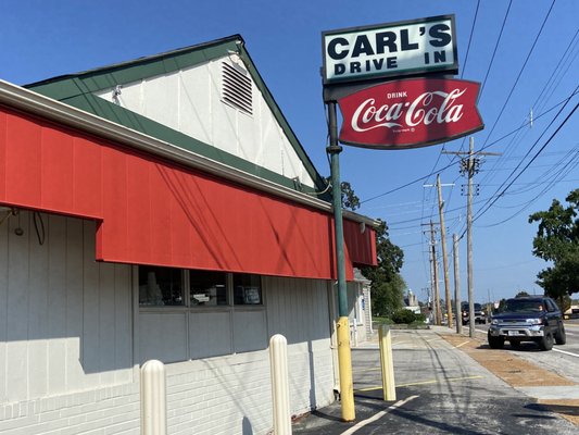 Carl’s Drive-In by null