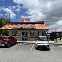 Burger King - Rótulo exterior y entrada