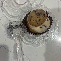 Treehouse Cupcakes - Cookie dough cupcake and cookies and cream cake pop