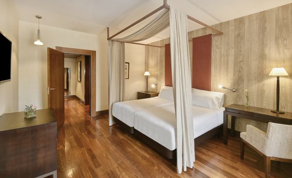 Hotel NH Collection Palacio de Burgos by null