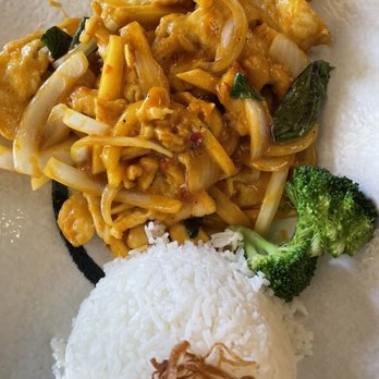 Aung Burma - Mango Chicken - Burmese Near Me - Concord, California Aung Burma - Mango Chicken - Burmese Near Me - Concord, California