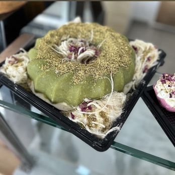 Bouza - Pistachio cake - Ice Cream & Frozen Yogurt Near Me - Montreal, Quebec Bouza - Pistachio cake - Ice Cream & Frozen Yogurt Near Me - Montreal, Quebec