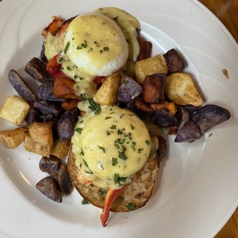 Merriland Farm Cafe - Lobster eggs Benedict - Breakfast & Brunch Near Me - Wells, Maine