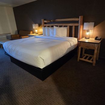 Sisters Inn & Suites - Hotels Near Me - Sisters, Oregon Sisters Inn & Suites - Hotels Near Me - Sisters, Oregon