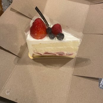 White Windmill Bakery and Cafe - Strawberry fresh creme - Patisserie/Cake Shop Near Me - Duluth, Georgia White Windmill Bakery and Cafe - Strawberry fresh creme - Patisserie/Cake Shop Near Me - Duluth, Georgia