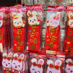 Buddha Exquisite - The bunnies have finger hearts!