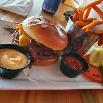 Engine No 9 - Burgers Near Me - Saint Petersburg, Florida