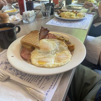 Mad Batter Restaurant & Bar - Country Breakfast - Bars Near Me - Cape May, New Jersey Mad Batter Restaurant & Bar - Country Breakfast - Bars Near Me - Cape May, New Jersey