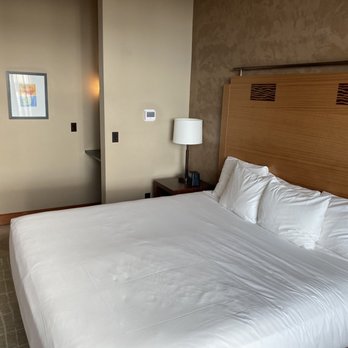 Grand Hyatt - Bed - Hotels Near Me - Seattle, Washington Grand Hyatt - Bed - Hotels Near Me - Seattle, Washington