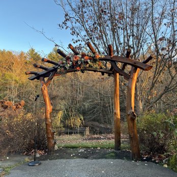 Harrington Farm Event Venue - Ceremony location - Party & Event Planning Near Me - Princeton, Massachusetts