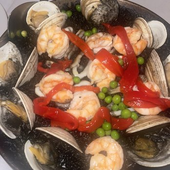 Manolo Tapas - Paella en Marea Negra - Tapas Bars Near Me - New York, New York