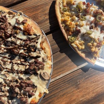 E's Locker Room - Mac and cheese Pizza and Steak Pizza that was on Special - Pizza Near Me - Red Bluff, California