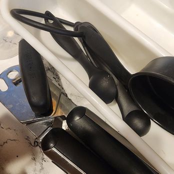 Big Bear Vacations - Used utensils! - Vacation Rentals Near Me - Big Bear Lake, California