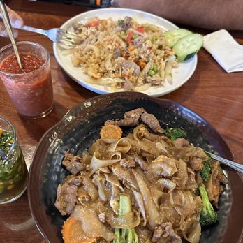 Maya Thai - Pad See Ew Noodle and combination fried rice - Thai Near Me - Las Vegas, Nevada Maya Thai - Pad See Ew Noodle and combination fried rice - Thai Near Me - Las Vegas, Nevada