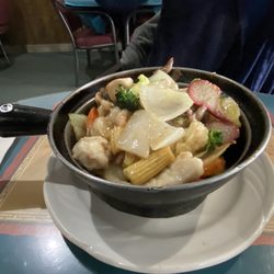 Eng's Restaurant & Lounge - House special hot pot