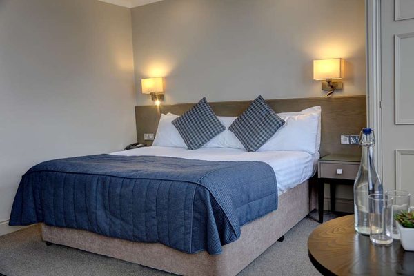 Crown & Mitre Hotel by null