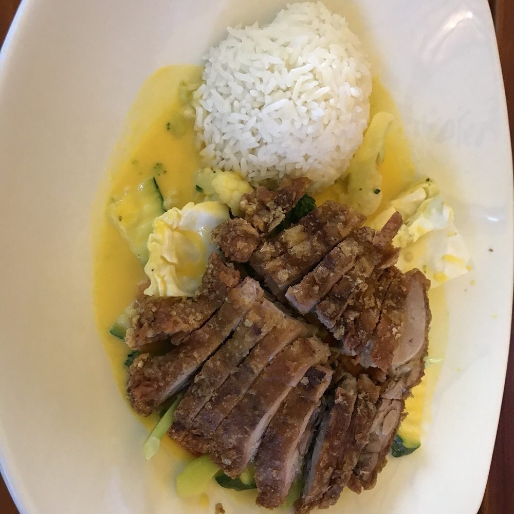 Crispy duck with mango sauce is very good Crispy duck with mango sauce is very good