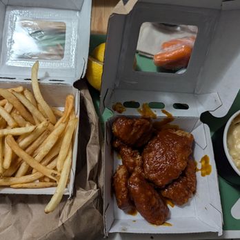 Buffalo Wild Wings - American Near Me - Long Beach, California Buffalo Wild Wings - American Near Me - Long Beach, California