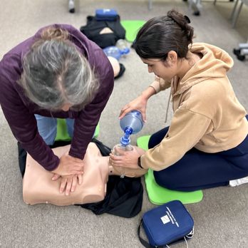 Vive CPR - Students practice multi-rescuer CPR during our BLS certification class. - CPR Classes Near Me - Rohnert Park, California Vive CPR - Students practice multi-rescuer CPR during our BLS certification class. - CPR Classes Near Me - Rohnert Park, California