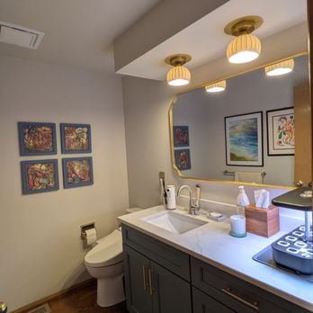 Go Far Construction - Powder room - General Contractors Near Me - Lynnwood, Washington Go Far Construction - Powder room - General Contractors Near Me - Lynnwood, Washington