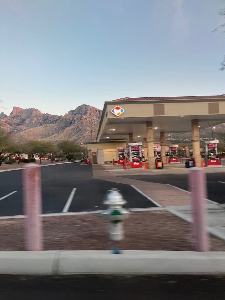 FRY’S FUEL STATION Updated October 2024 10661 N Oracle Rd, Oro