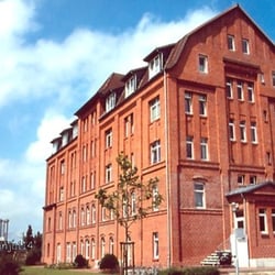 Marktplatz - Das "Zuckerhaus", ein Gebäude in dem Angestellte der Zuckerfabrik lebten