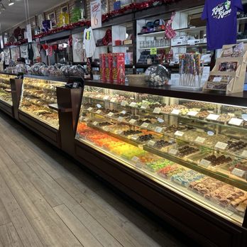 La King's Confectionery - Lots of choices - Ice Cream & Frozen Yogurt Near Me - Galveston, Texas La King's Confectionery - Lots of choices - Ice Cream & Frozen Yogurt Near Me - Galveston, Texas
