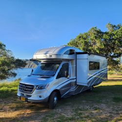 Chill RV - Lake front camping site at Lake Cachuma CA
