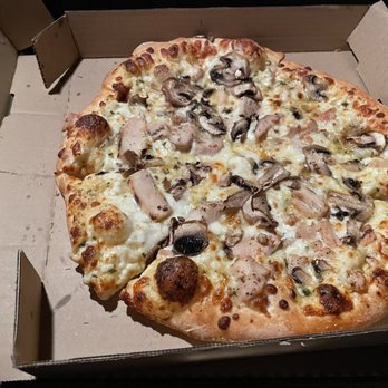 Pizzava - 16 in Chicken and mushroom Alfredo - Pizza Near Me - Reno, Nevada Pizzava - 16 in Chicken and mushroom Alfredo - Pizza Near Me - Reno, Nevada