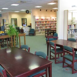 East Providence Public Library - Riverside Branch - Lots of space