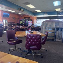 Lake House Cafe - Dining area