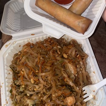 Loving Hut Redlands - Pad Thai and crispy rolls - Vegan Near Me - Redlands, California