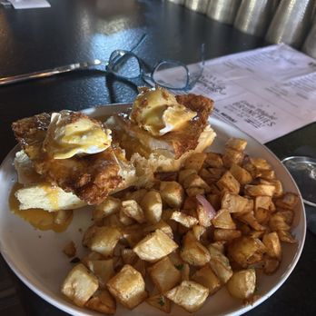 1909 - Chicken Eggs Benny - Bars Near Me - Temecula, California