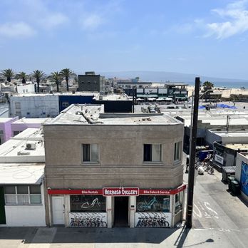 Hermosa Cyclery - Bikes Near Me - Hermosa Beach, California Hermosa Cyclery - Bikes Near Me - Hermosa Beach, California