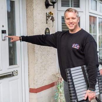 The Loft Boys - Our surveyor arriving at a property - General Contractors Near Me - Hoddesdon, HRT The Loft Boys - Our surveyor arriving at a property - General Contractors Near Me - Hoddesdon, HRT