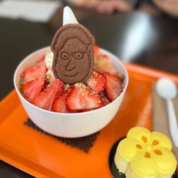 Cafe W Bakery and Desserts - Strawberry Bingsoo & Lime Pineapple Mousse