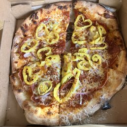 10" Pepperoni, Banana Pepper & Onion 10" Pepperoni, Banana Pepper & Onion