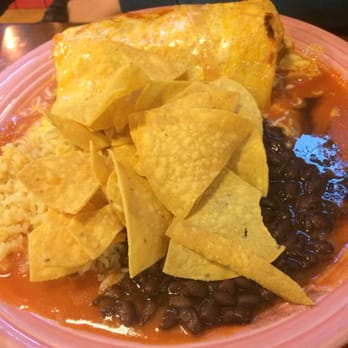 Dos Coyotes Border Cafe - Chicken ranchera burrito with black beans - Tex-Mex Near Me - Sacramento, California Dos Coyotes Border Cafe - Chicken ranchera burrito with black beans - Tex-Mex Near Me - Sacramento, California
