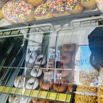 Donut Hut - Donuts Near Me - Saint Paul, Minnesota