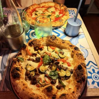 Il Pizzaiolo - I ordered the Pizza Ortolana Veggie, and my husband had the Pizza Margherita. We both liked the Margherita best! - Italian Near Me - Miami Beach, Florida